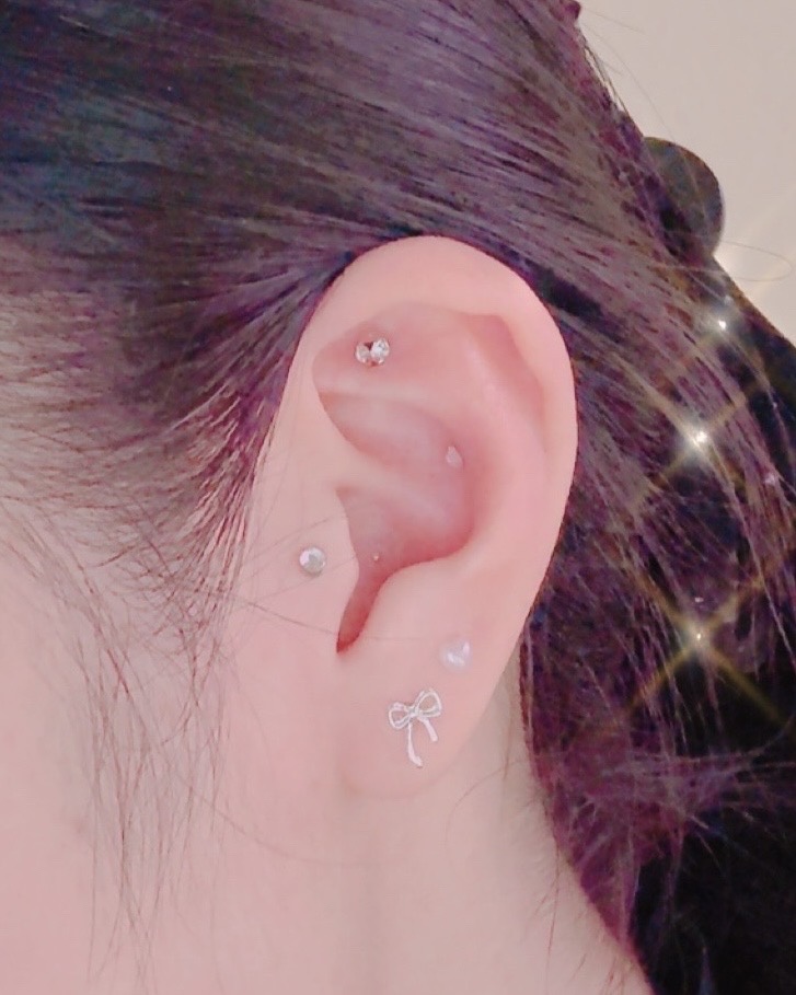耳つぼジュエリー✨️両耳10粒の画像